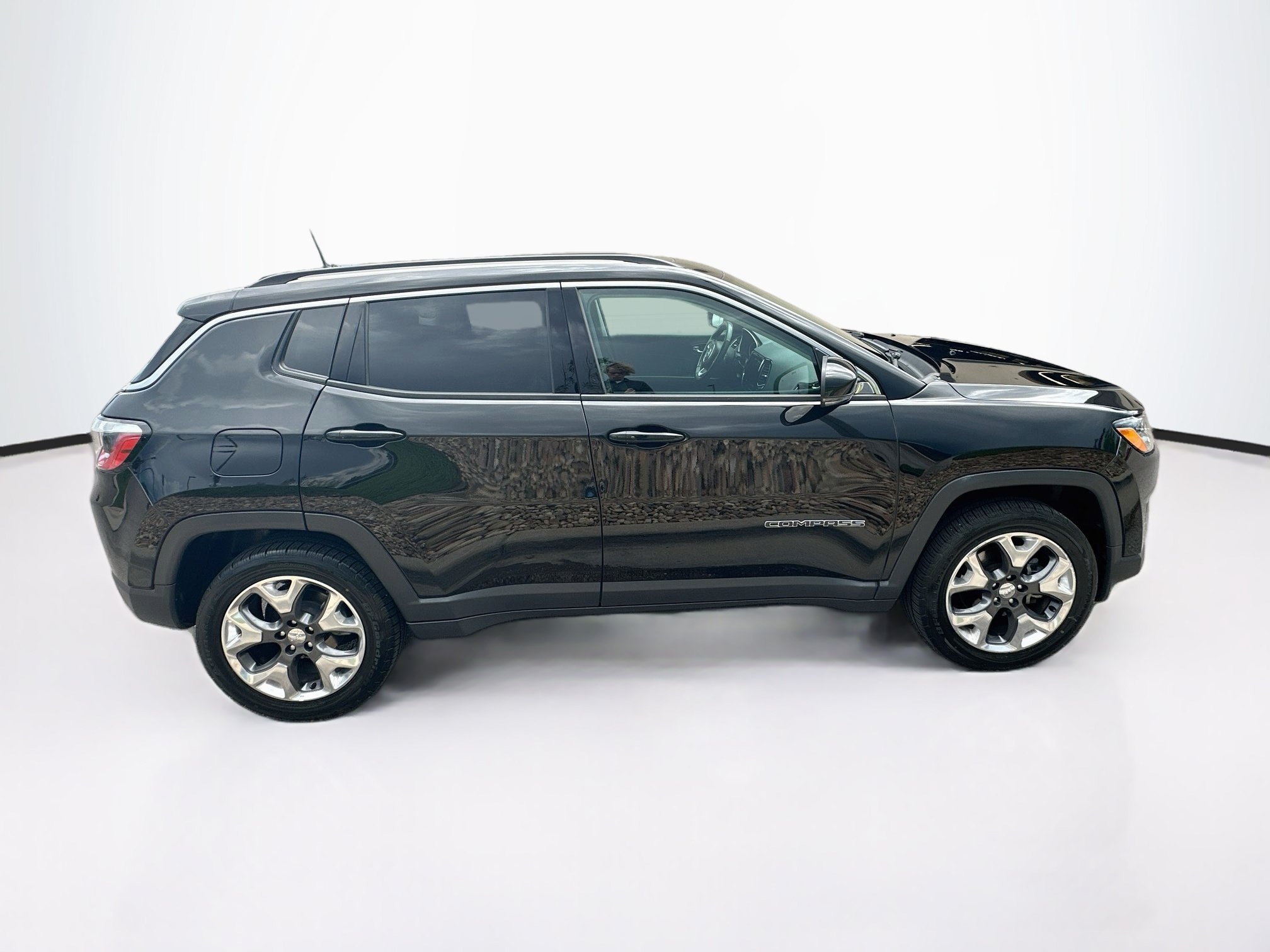 Used 2017 Jeep Compass Limited w/ Navigation Group AWD/4WD image 10