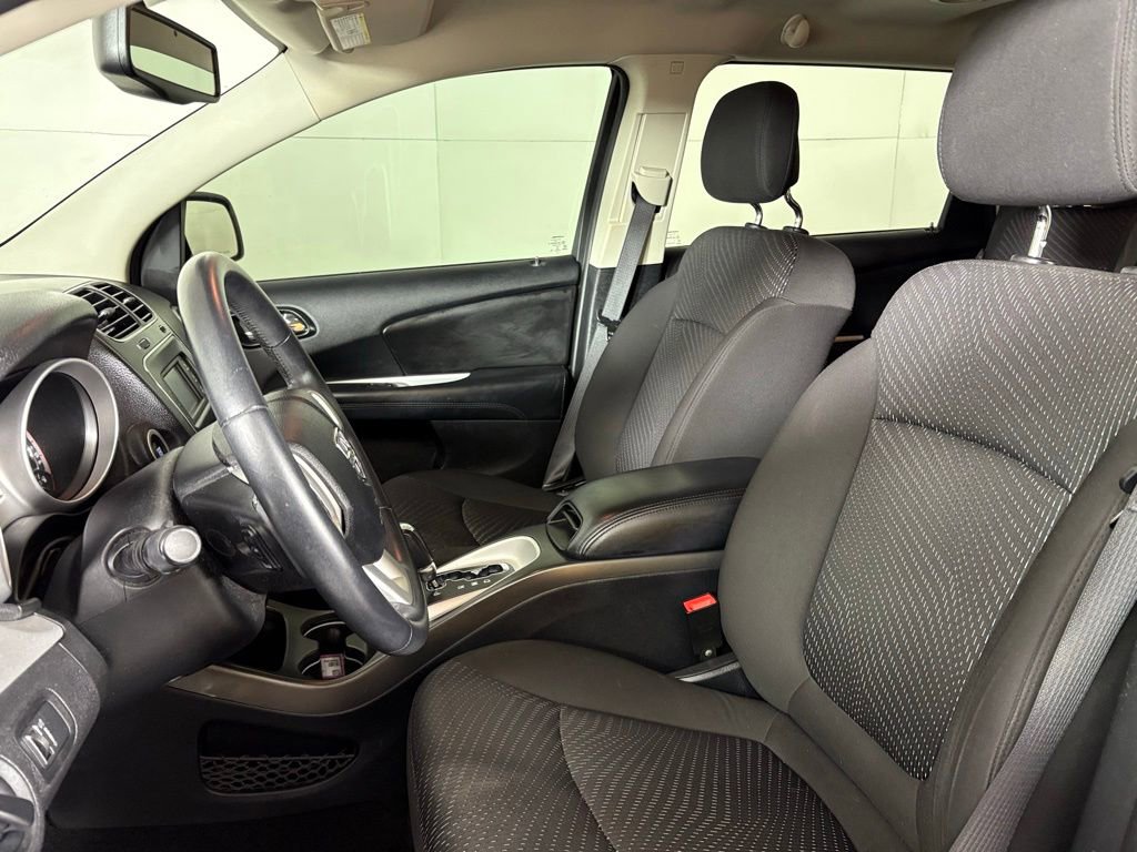 Used 2017 Dodge Journey SE w/ Flexible Seating Group image 17
