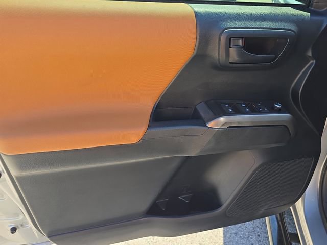 Used 2017 Toyota Tacoma SR5 w/ Tow Package image 17