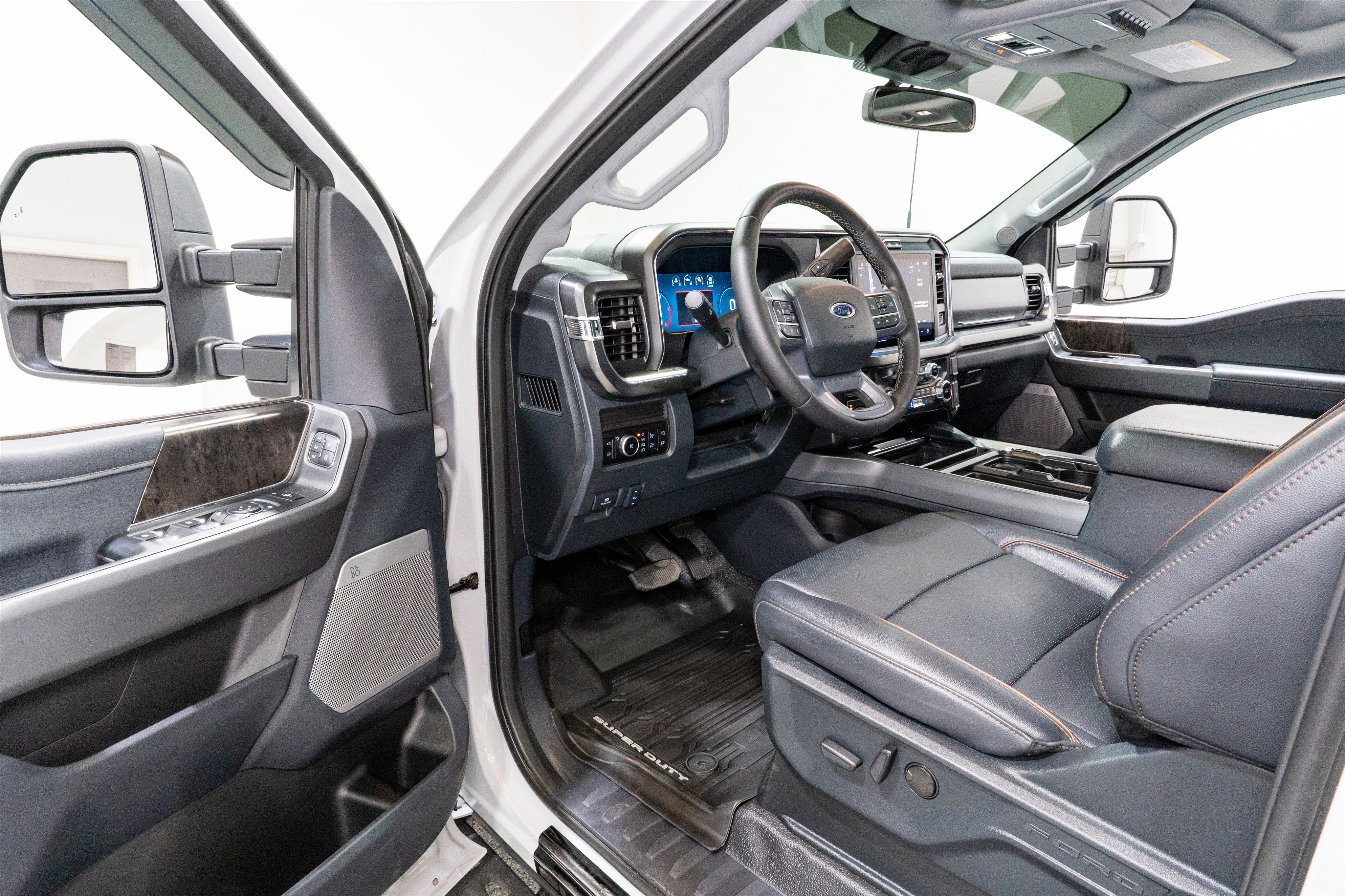 Used 2025 Ford F250 Lariat w/ Lariat Ultimate Package AWD/4WD image 14