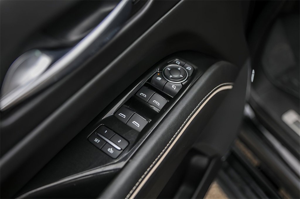 Used 2023 Cadillac Escalade V w/ LPO, ONYX Package image 26