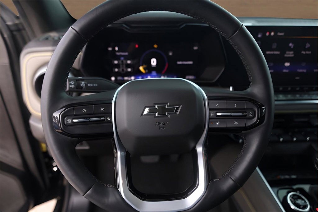 Used 2024 Chevrolet Colorado ZR2 w/ ZR2 Convenience Package III image 11