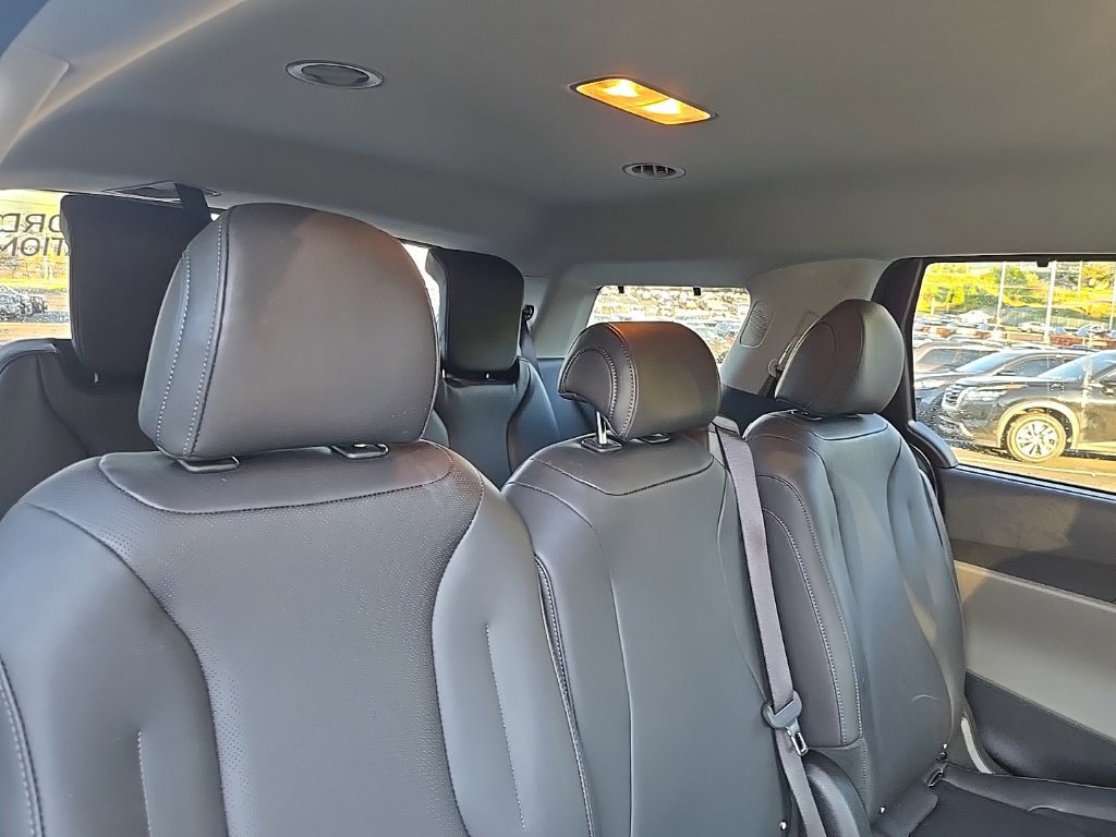 Certified 2026 Kia Carnival EX FWD image 33