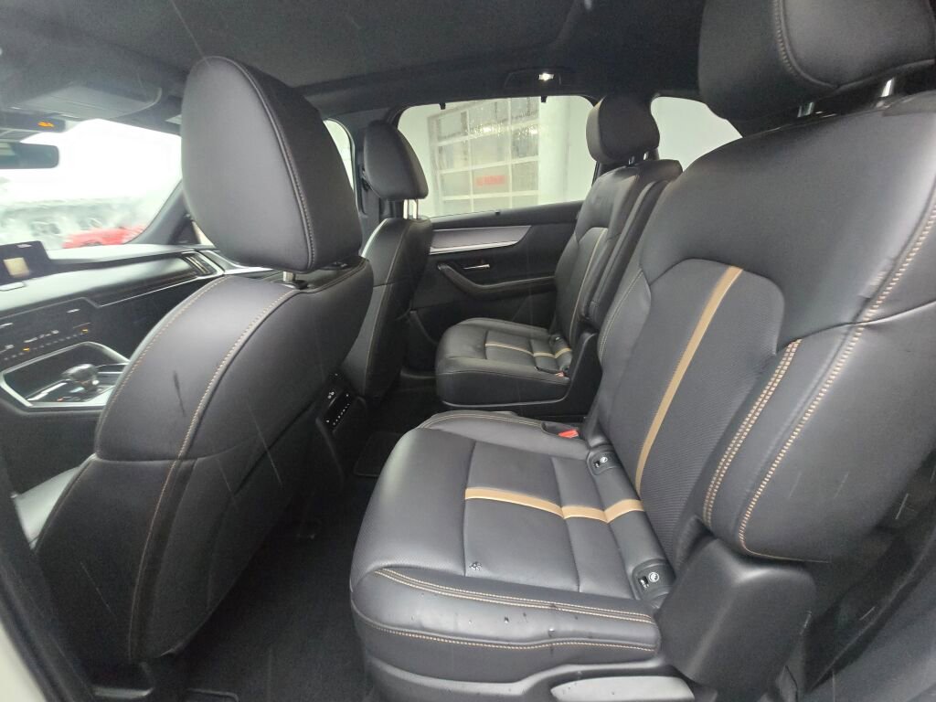 Used 2024 MAZDA CX-90 3.3 Turbo w/ Premium Plus Pkg image 13