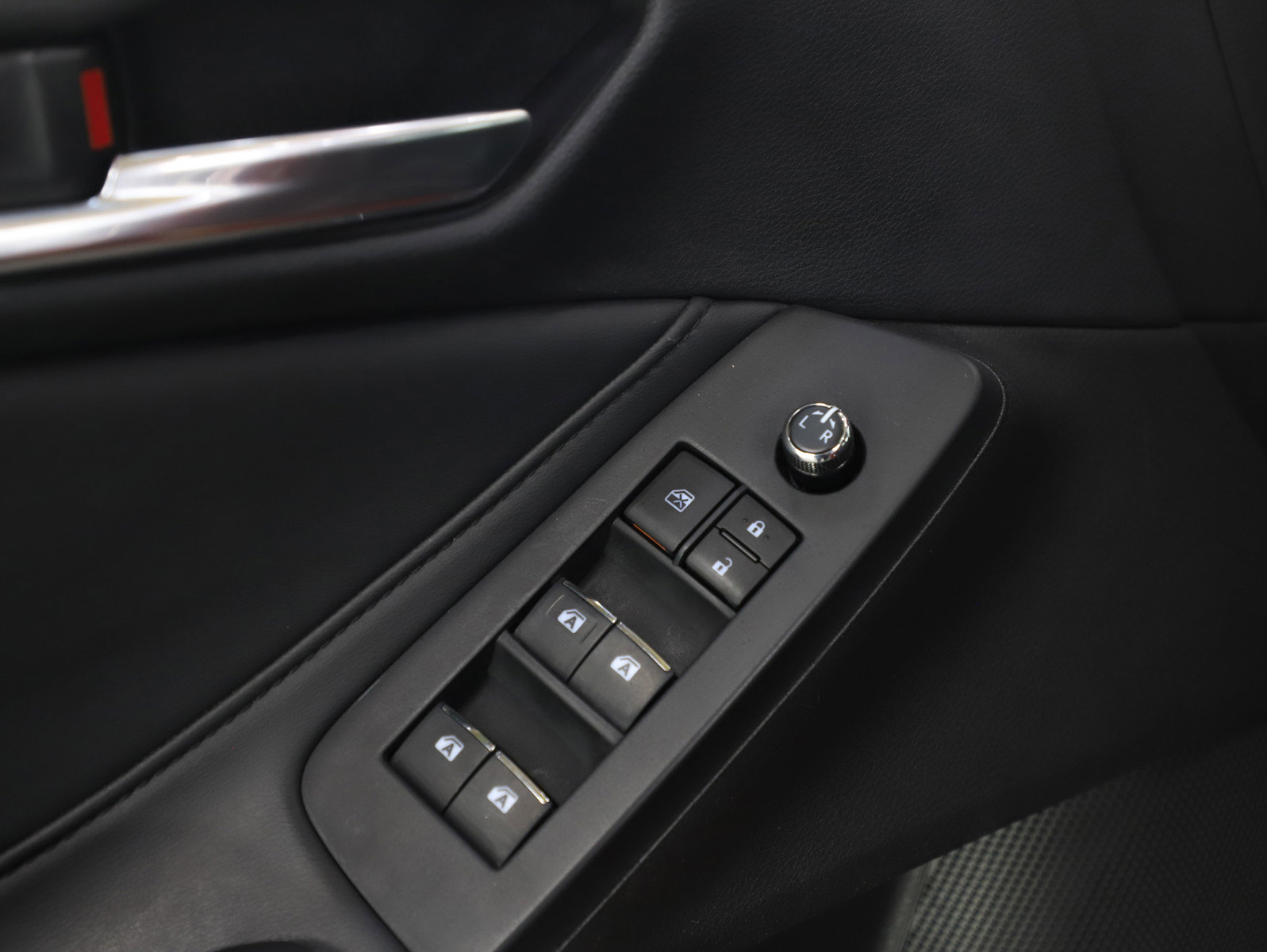 Used 2020 Toyota Avalon XLE FWD image 20