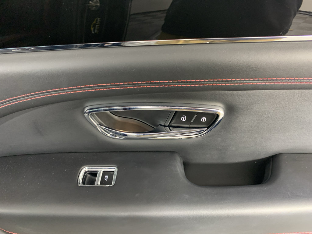 Used 2023 Bentley Bentayga AWD/4WD image 42