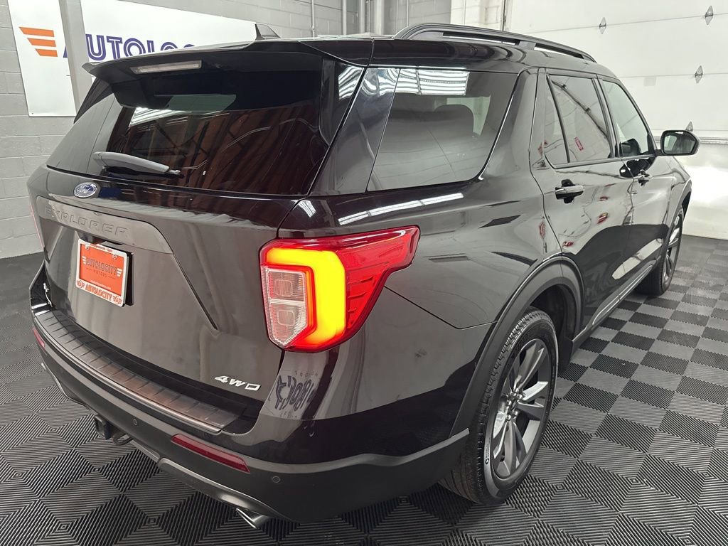 Used 2023 Ford Explorer XLT w/ Equipment Group 202A AWD/4WD image 10