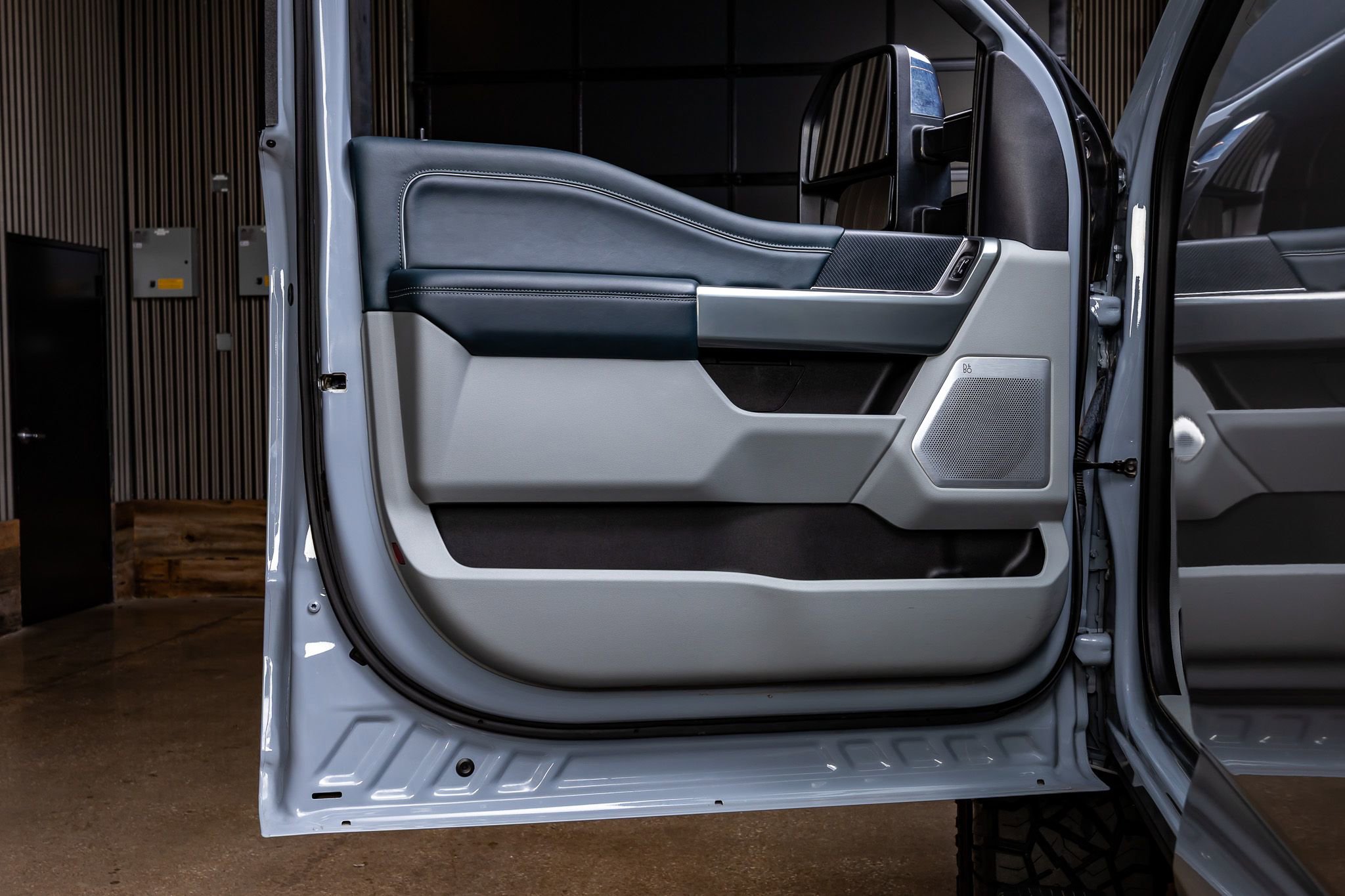 Used 2024 Ford F250 Limited w/ FX4 Off-Road Package image 35