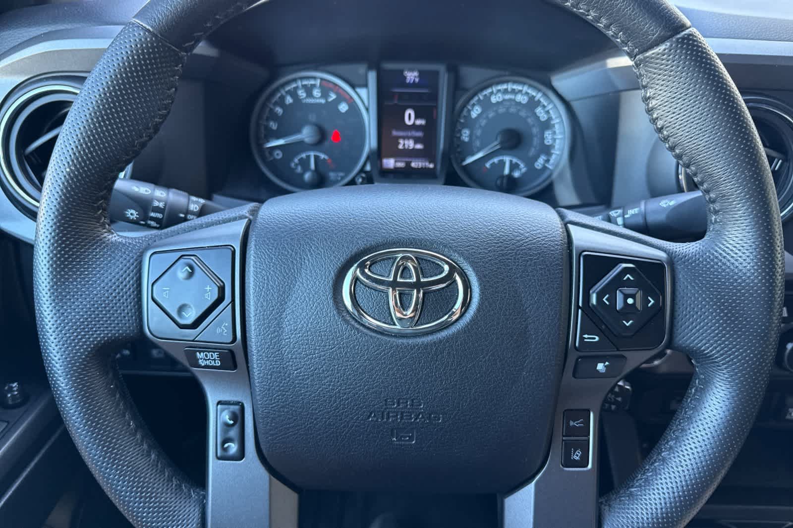 Used 2021 Toyota Tacoma TRD Off-Road w/ Technology Package AWD/4WD image 24