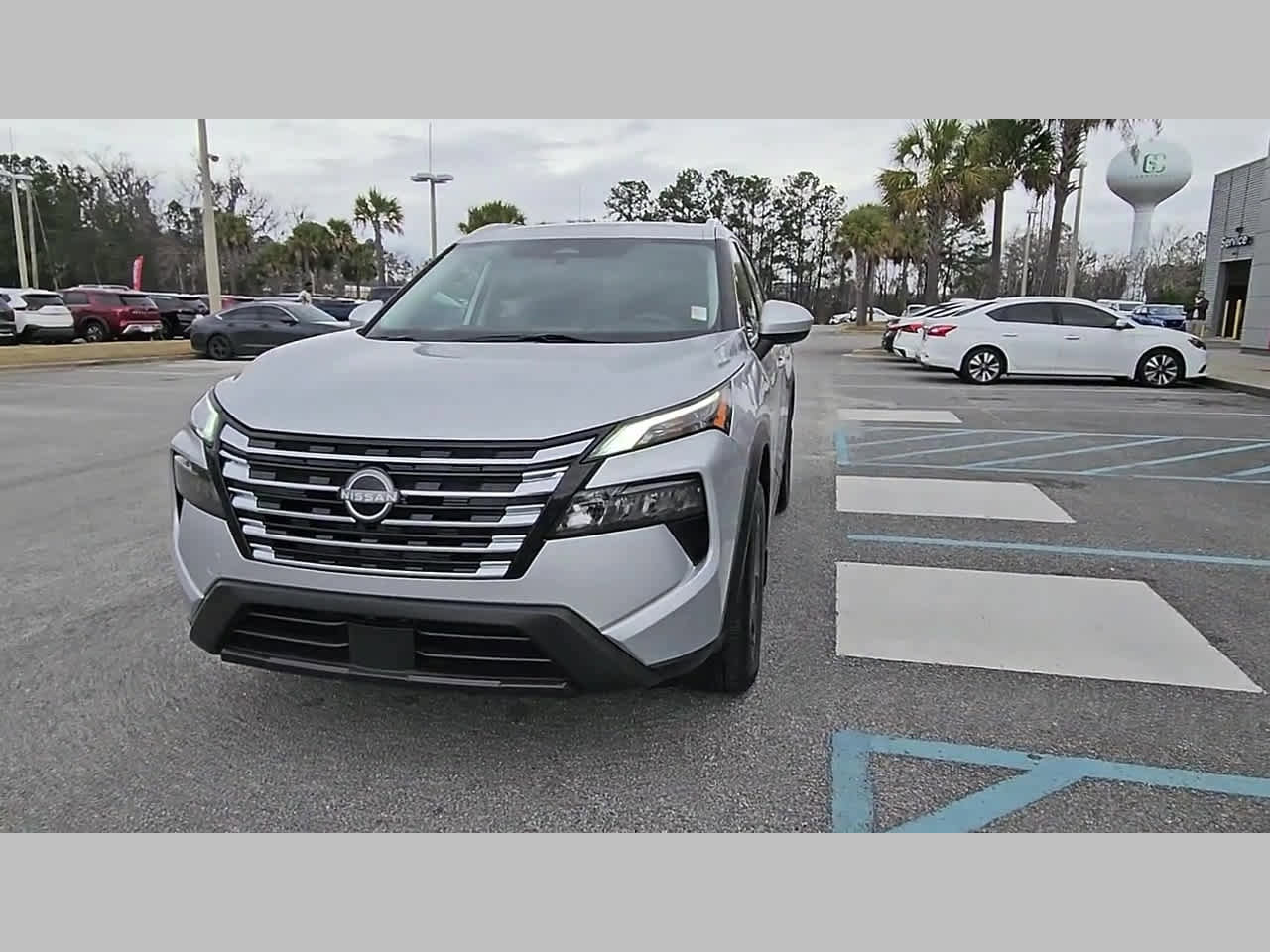 Used 2024 Nissan Rogue SV w/ SV Premium Package image 20