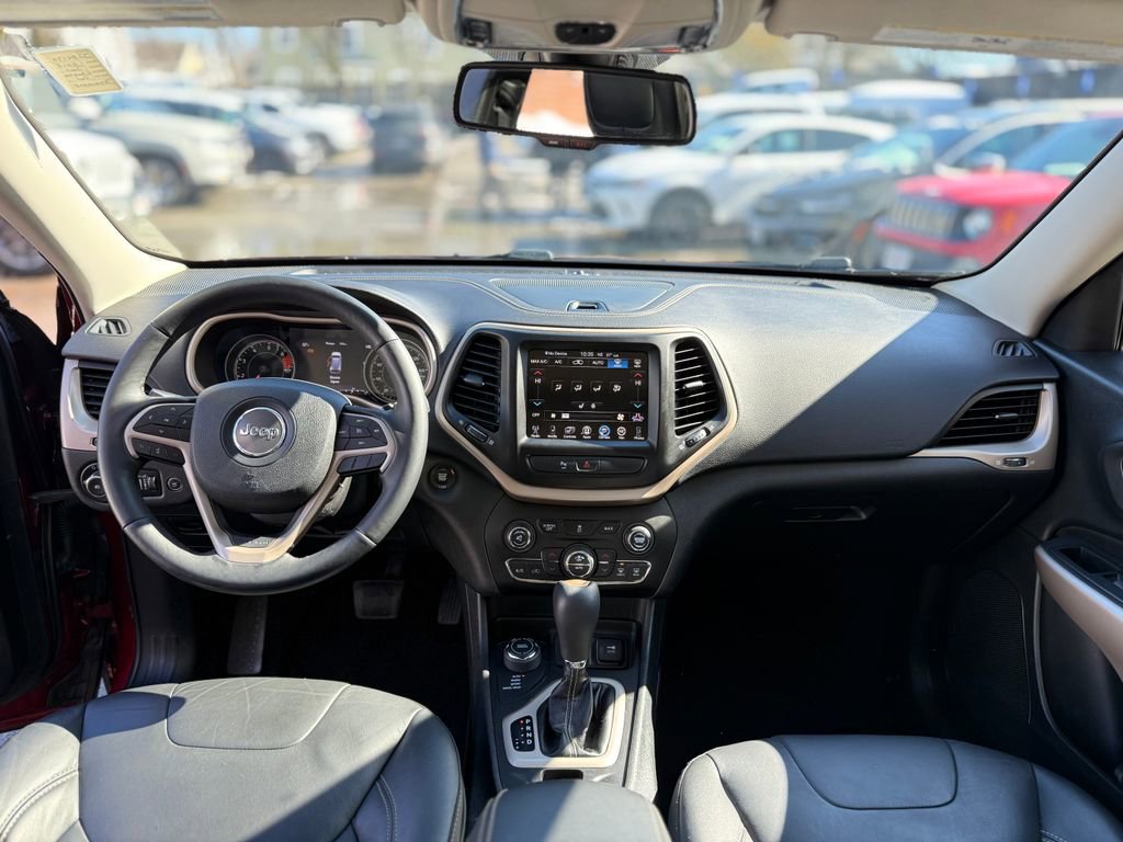 Used 2018 Jeep Cherokee Limited image 9