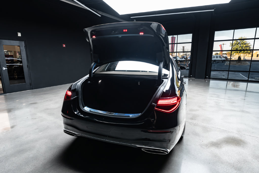 Used 2022 Mercedes-Benz S 500 4MATIC w/ AMG Line Package image 44