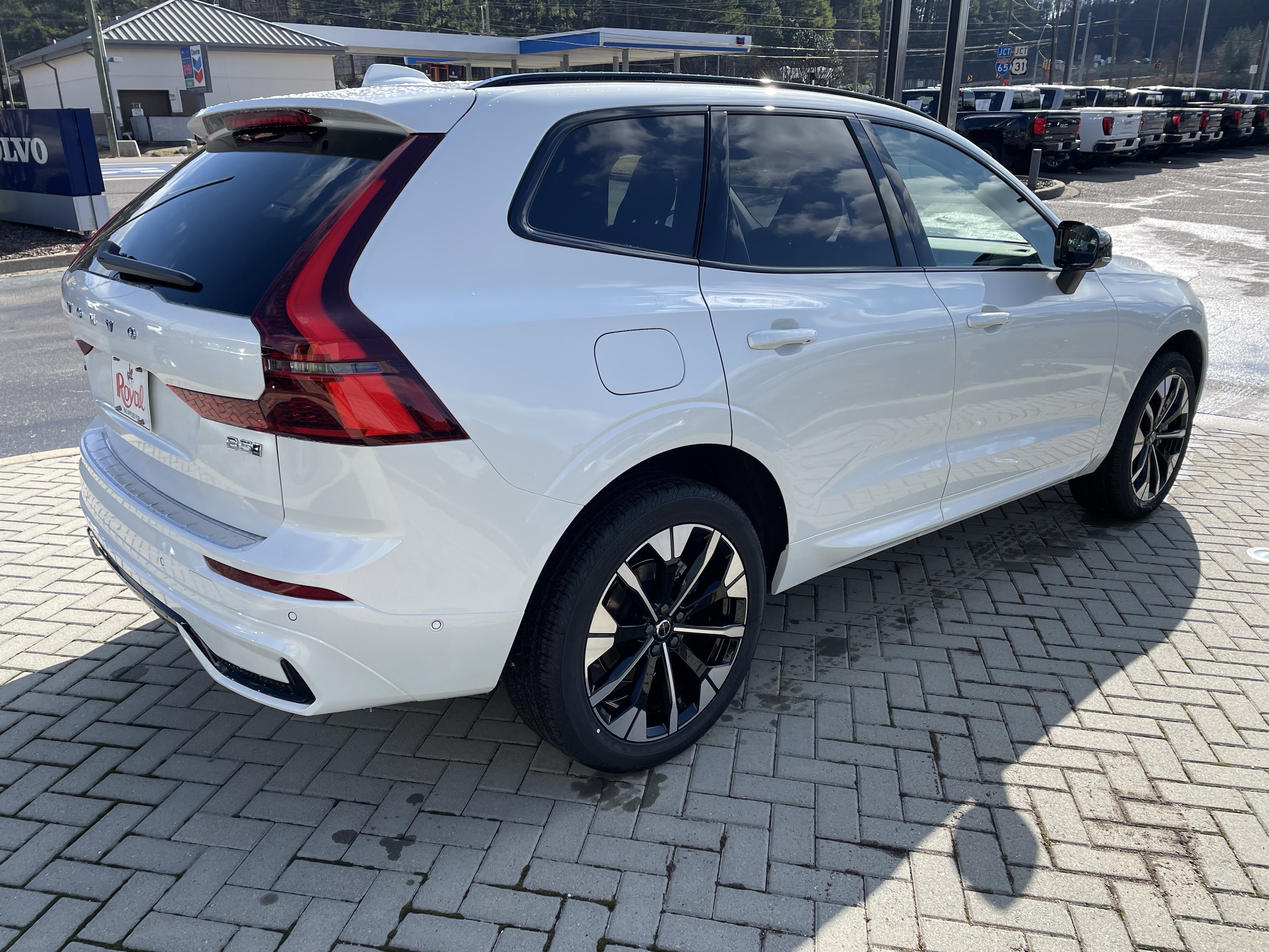 New 2026 Volvo XC60 B5 Plus w/ Protection Package Premier image 4