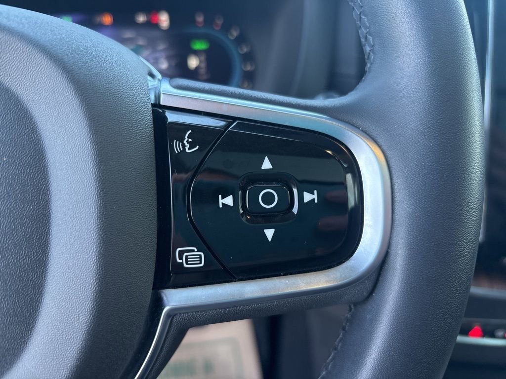 Certified 2024 Volvo XC60 T8 Ultimate w/ Protection Package Premier image 26