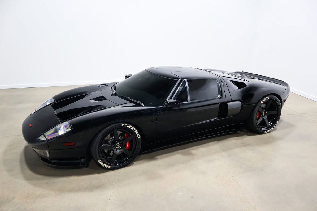 Used 2006 Ford GT RWD image 14