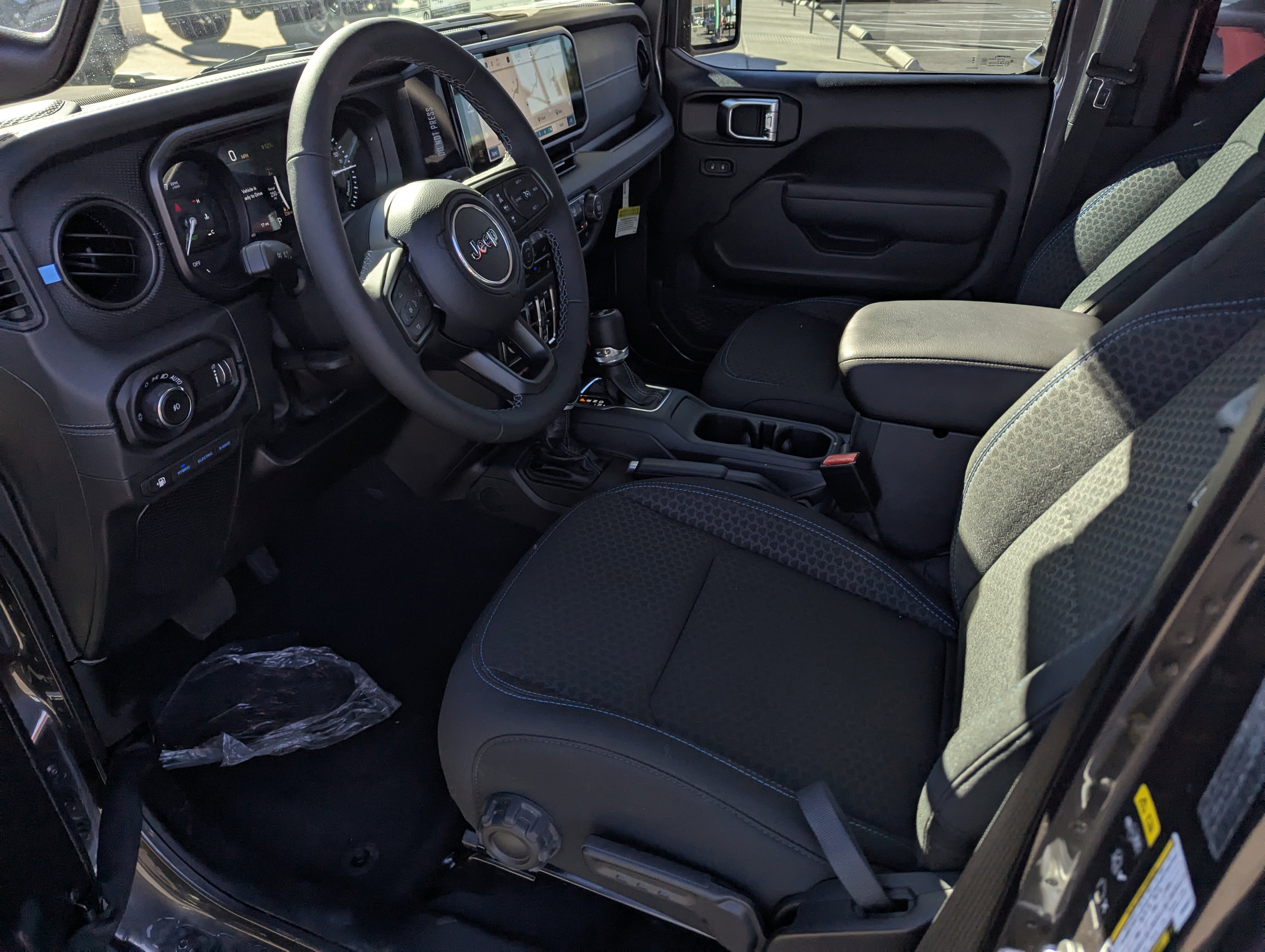 New 2025 Jeep Wrangler Unlimited Rubicon 4xe w/ Convenience Group image 9