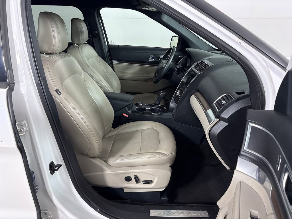 Used 2018 Ford Explorer Limited AWD/4WD image 6