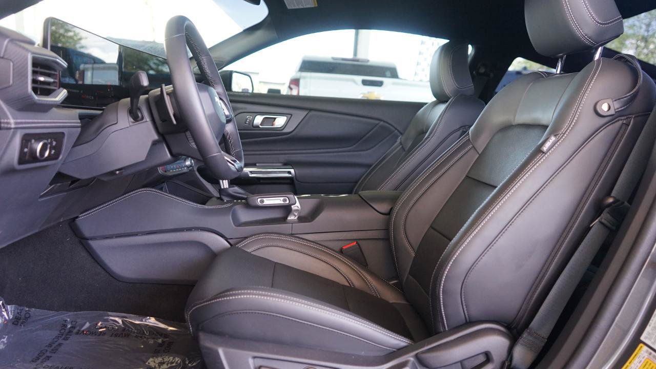 Used 2025 Ford Mustang GT Premium w/ GT Performance Package RWD image 18