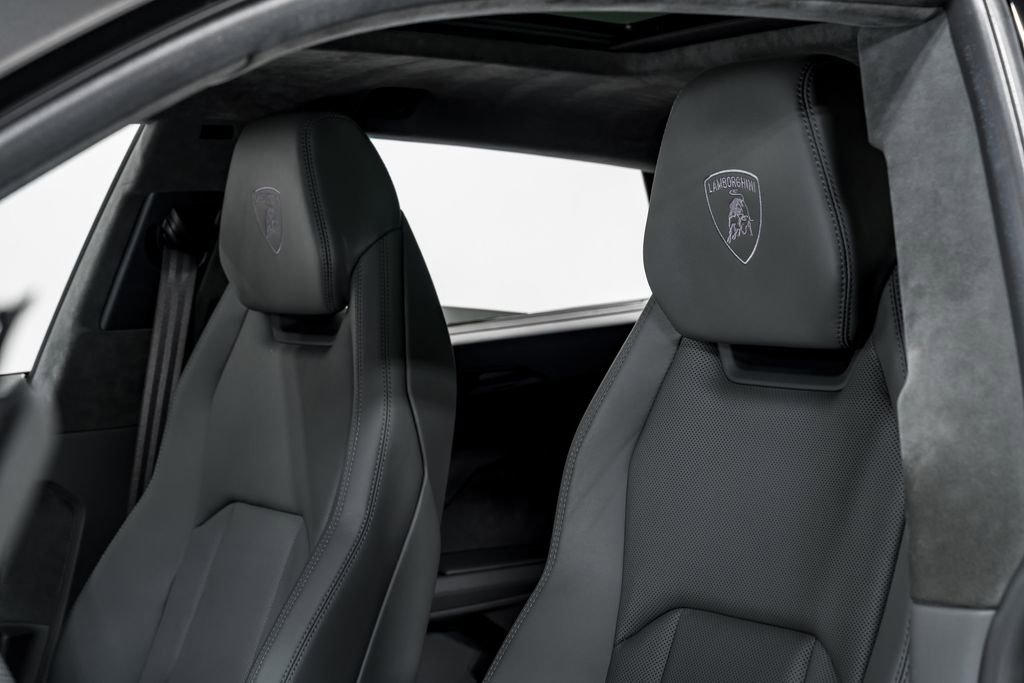 Used 2021 Lamborghini Urus image 20
