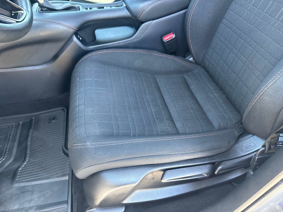 Certified 2025 Honda HR-V Sport image 19