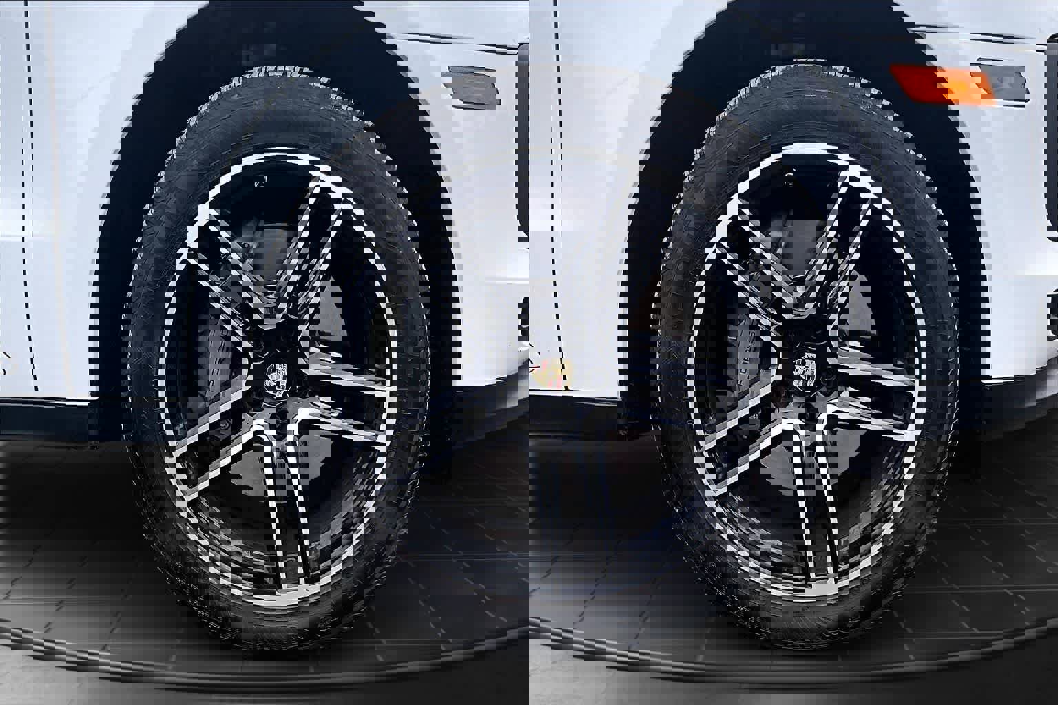 Used 2020 Porsche Macan S image 34