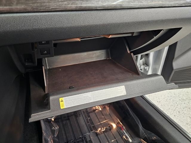 Used 2016 Volkswagen Passat 3.6 SEL Premium image 21