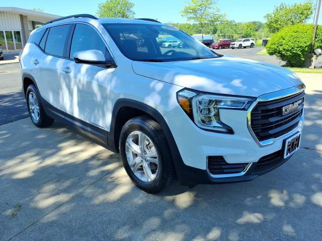 Used 2024 GMC Terrain SLE w/ Driver Convenience Package AWD/4WD image 3