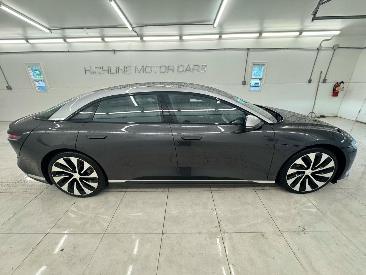 Used 2022 Lucid Air Grand Touring AWD/4WD image 4