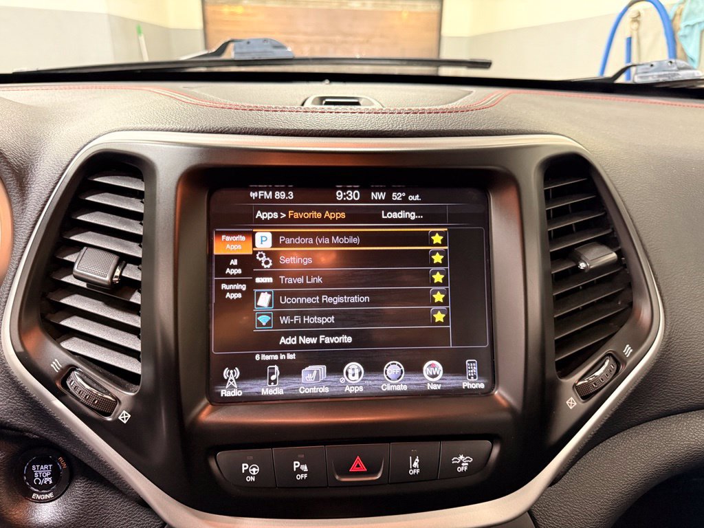 Used 2015 Jeep Cherokee Trailhawk w/ Comfort/Convenience Group AWD/4WD image 16