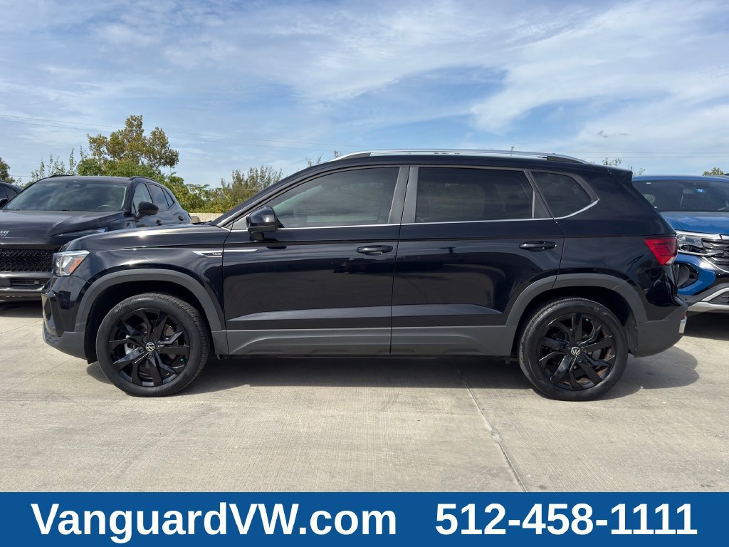 Used 2022 Volkswagen Taos SE w/ Driver Assistance Package FWD image 8