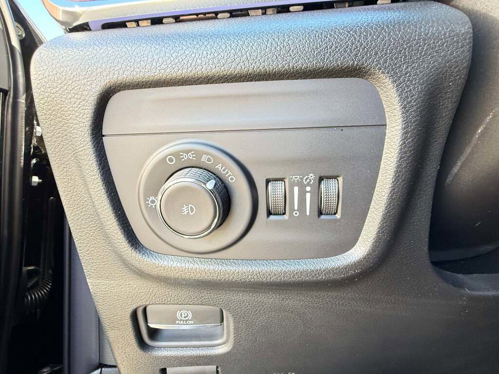 New 2025 Jeep Grand Cherokee L Summit image 28