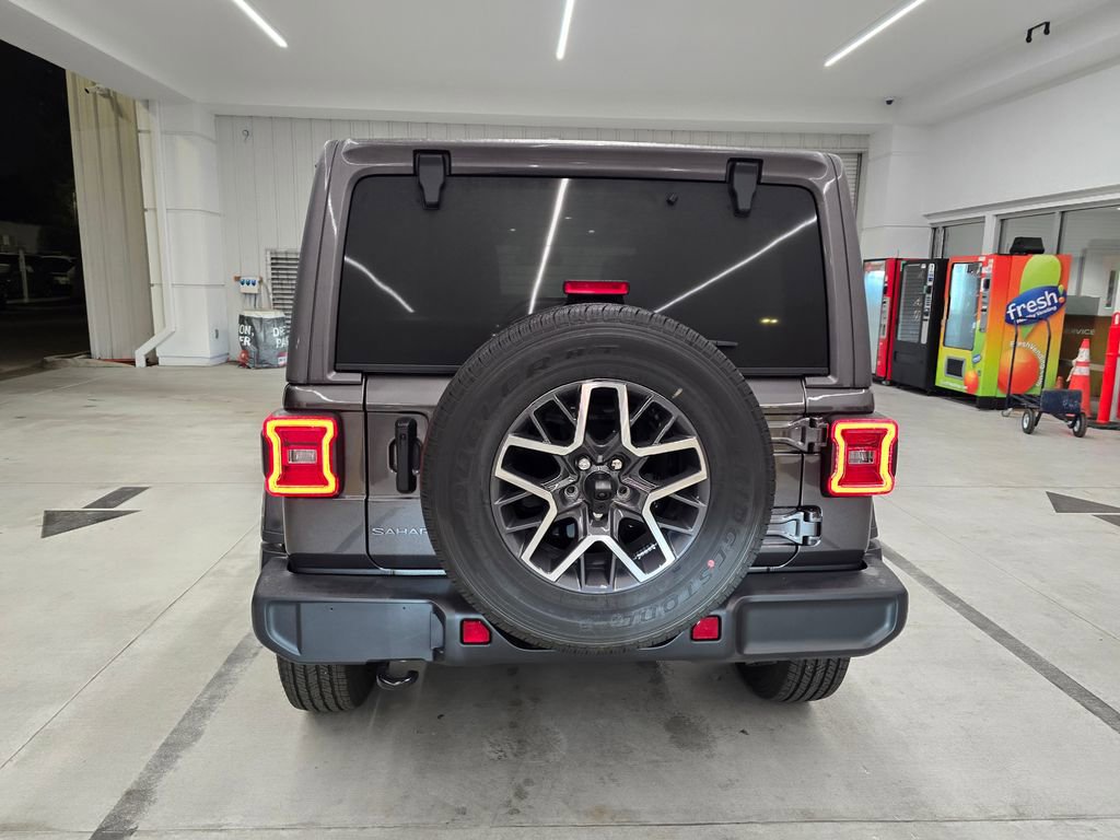 New 2026 Jeep Wrangler Unlimited Sahara AWD/4WD image 5