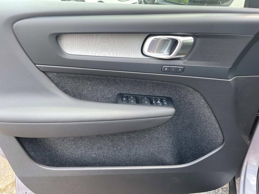 New 2026 Volvo XC40 B5 Plus w/ Protection Package Premier image 19