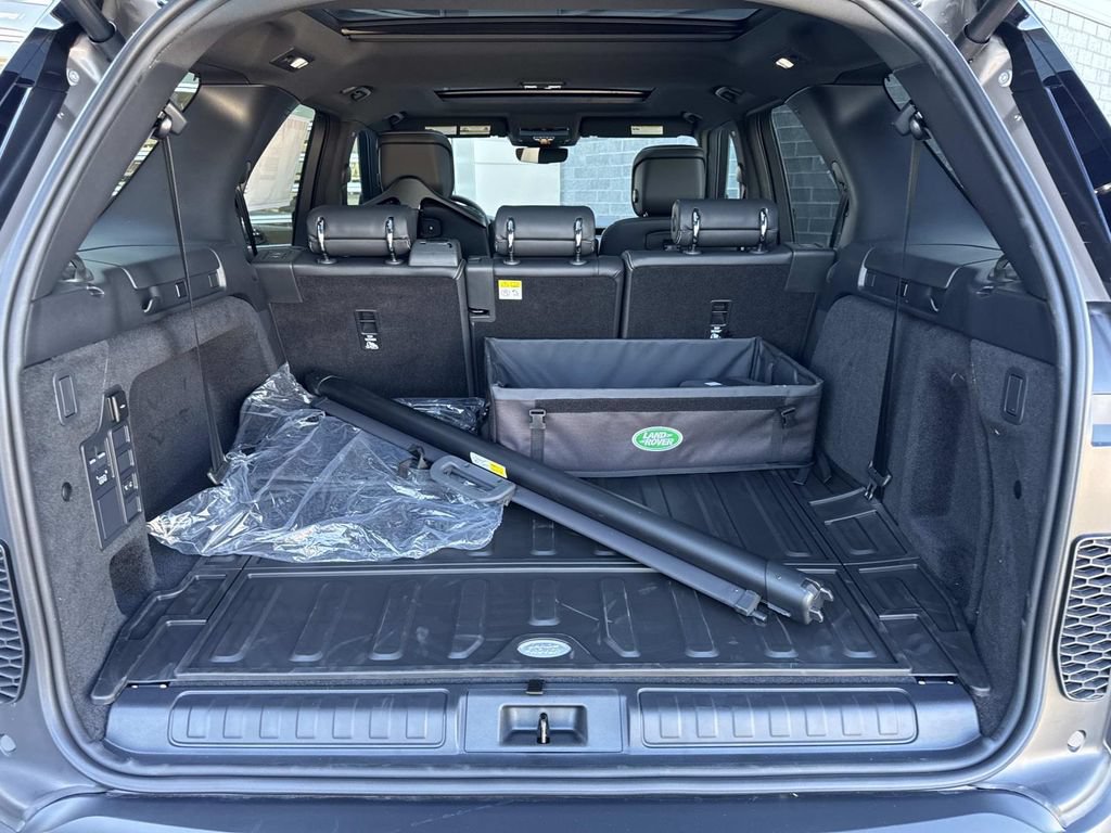 New 2026 Land Rover Discovery S AWD/4WD image 6