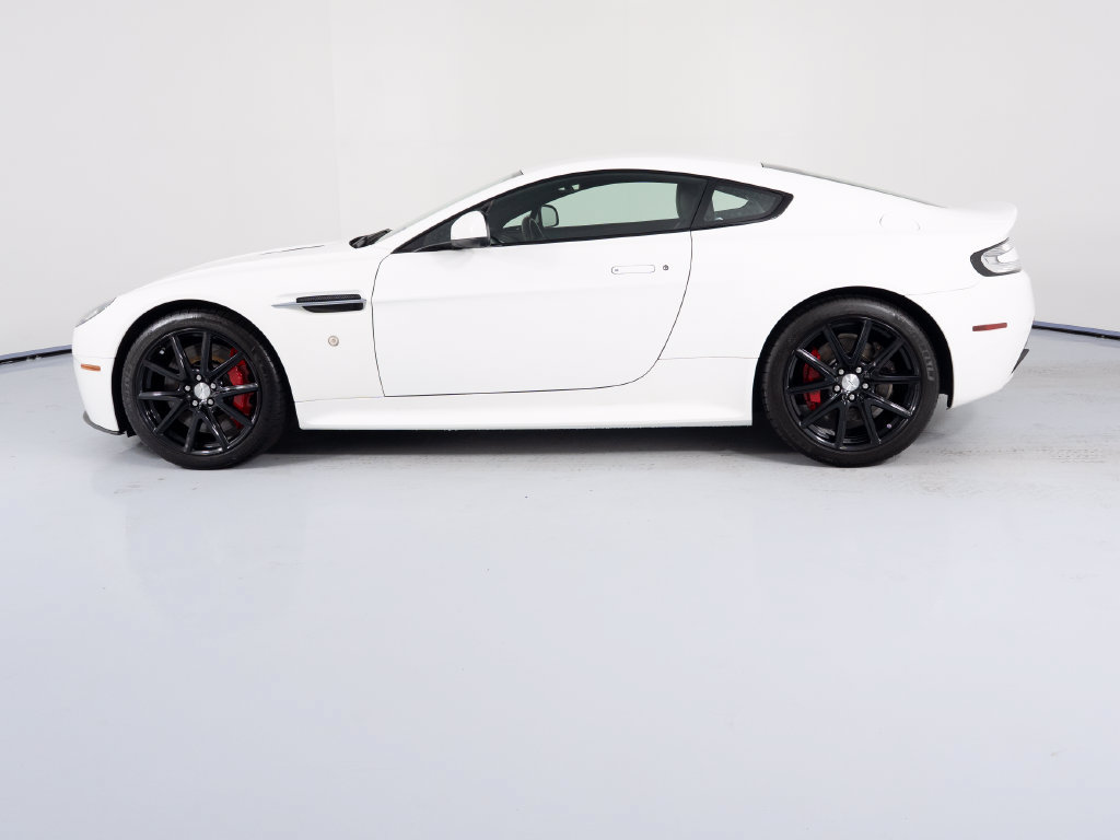 Used 2015 Aston Martin V8 Vantage GT RWD image 2