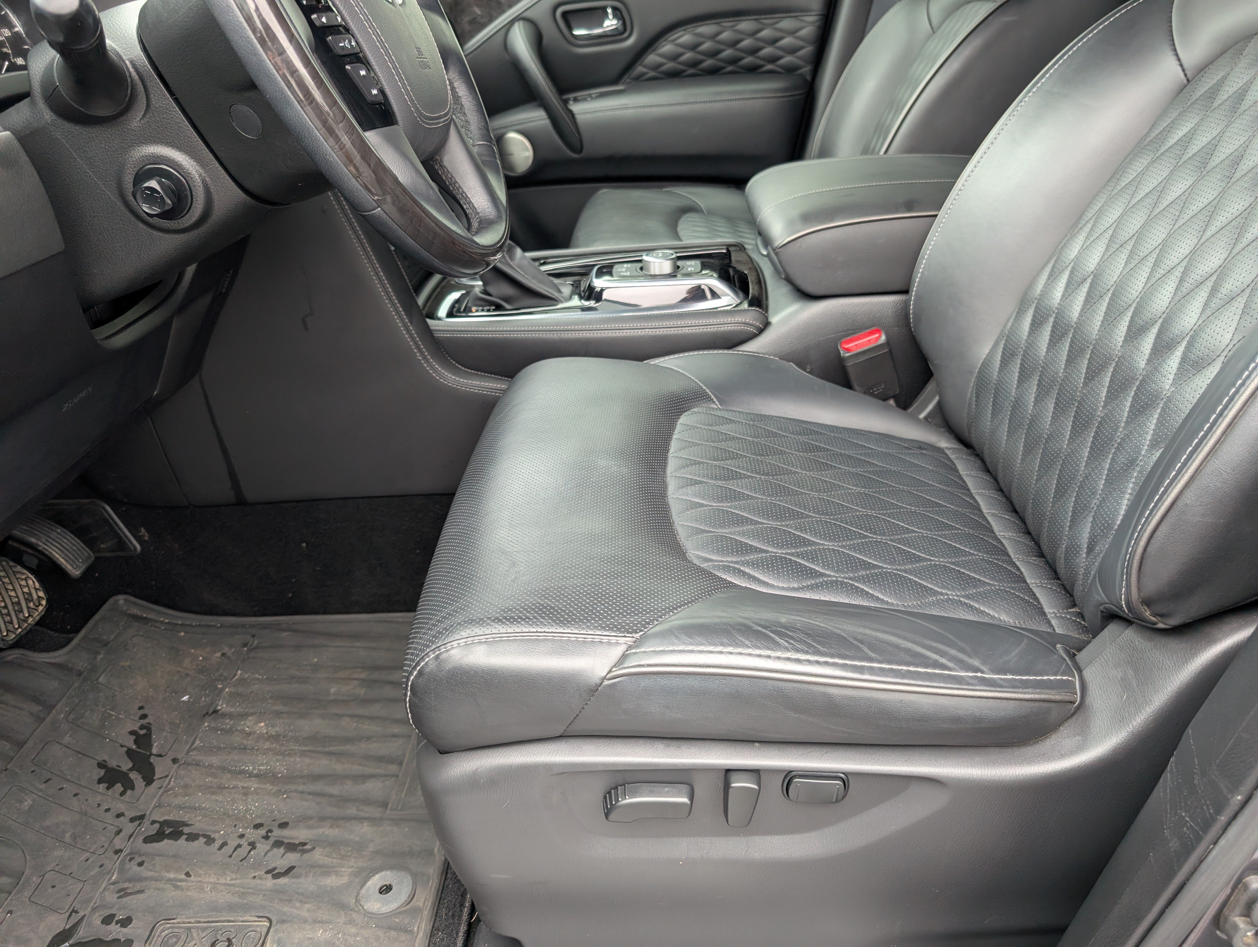 Used 2024 INFINITI QX80 Sensory AWD/4WD image 15