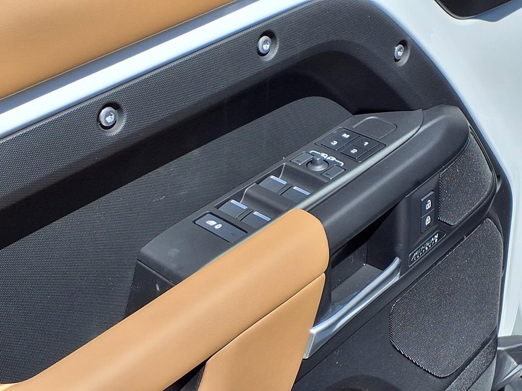 New 2026 Land Rover Defender 130 X-Dynamic SE AWD/4WD image 11