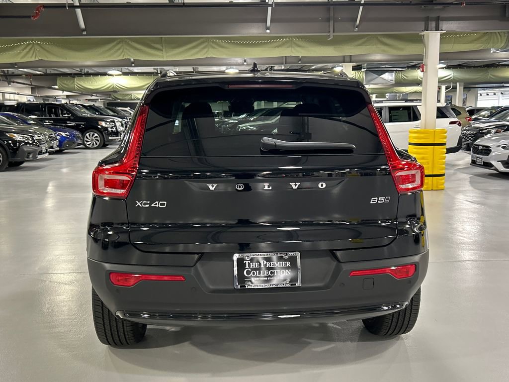 New 2026 Volvo XC40 B5 Plus w/ Climate Package AWD/4WD image 3