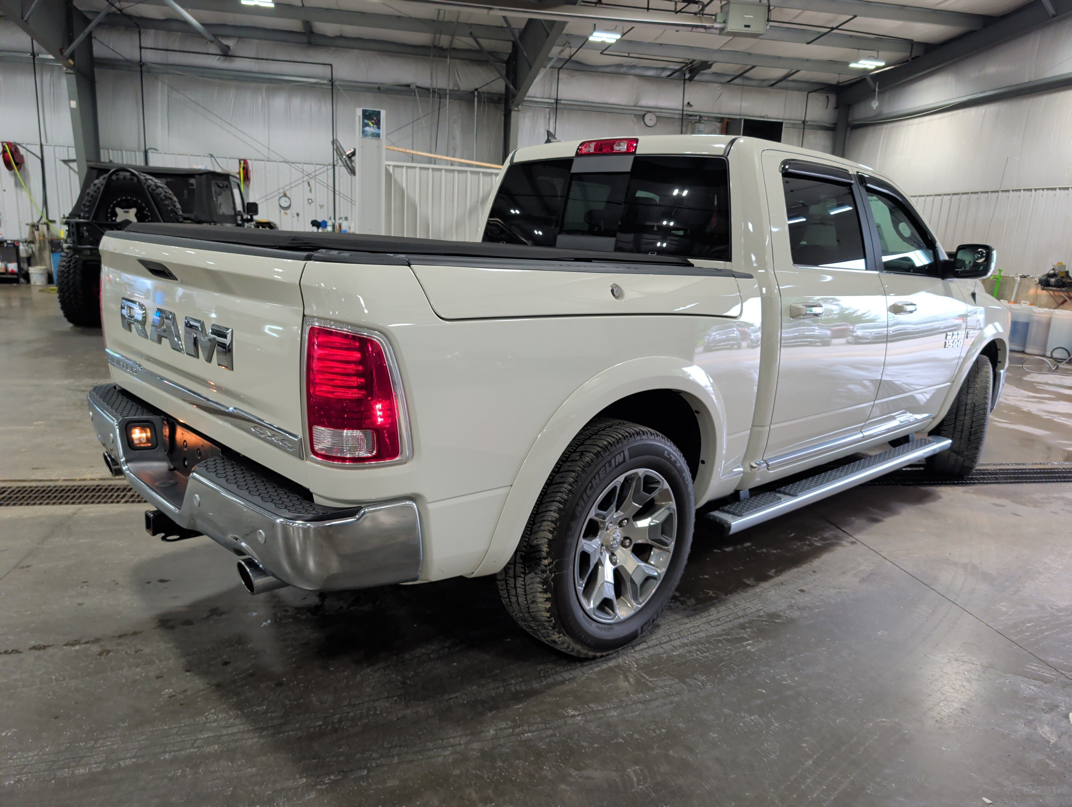 Used 2017 RAM 1500 Limited AWD/4WD image 3