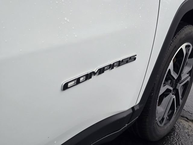 Used 2024 Jeep Compass Limited image 32