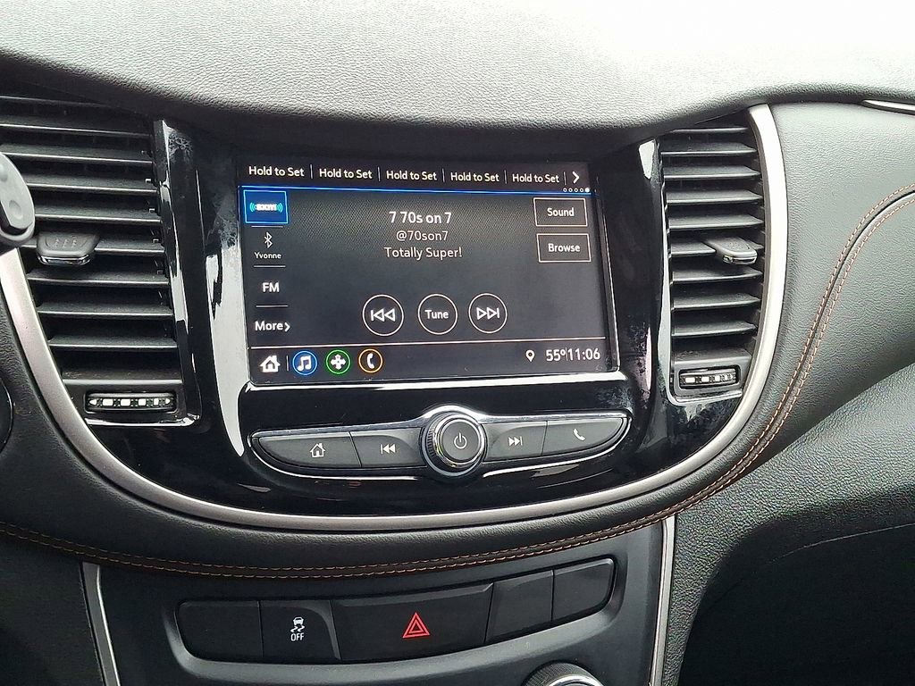 Used 2020 Chevrolet Trax LT w/ LT Convenience Package image 3