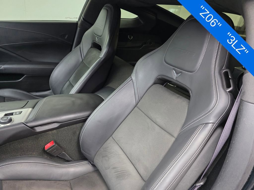 Used 2015 Chevrolet Corvette Z06 w/ 3LZ Preferred Equipment Group RWD image 11