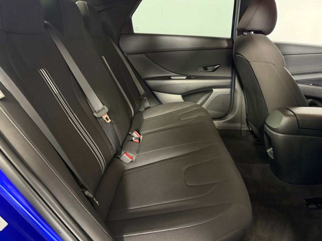 Used 2025 Hyundai Elantra Sport image 28