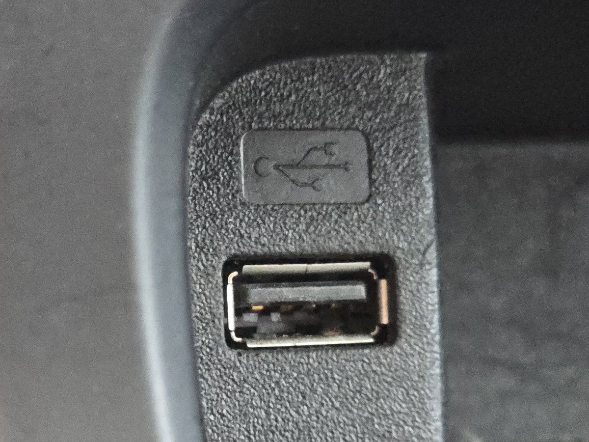 Used 2018 Ford Focus SEL FWD image 9