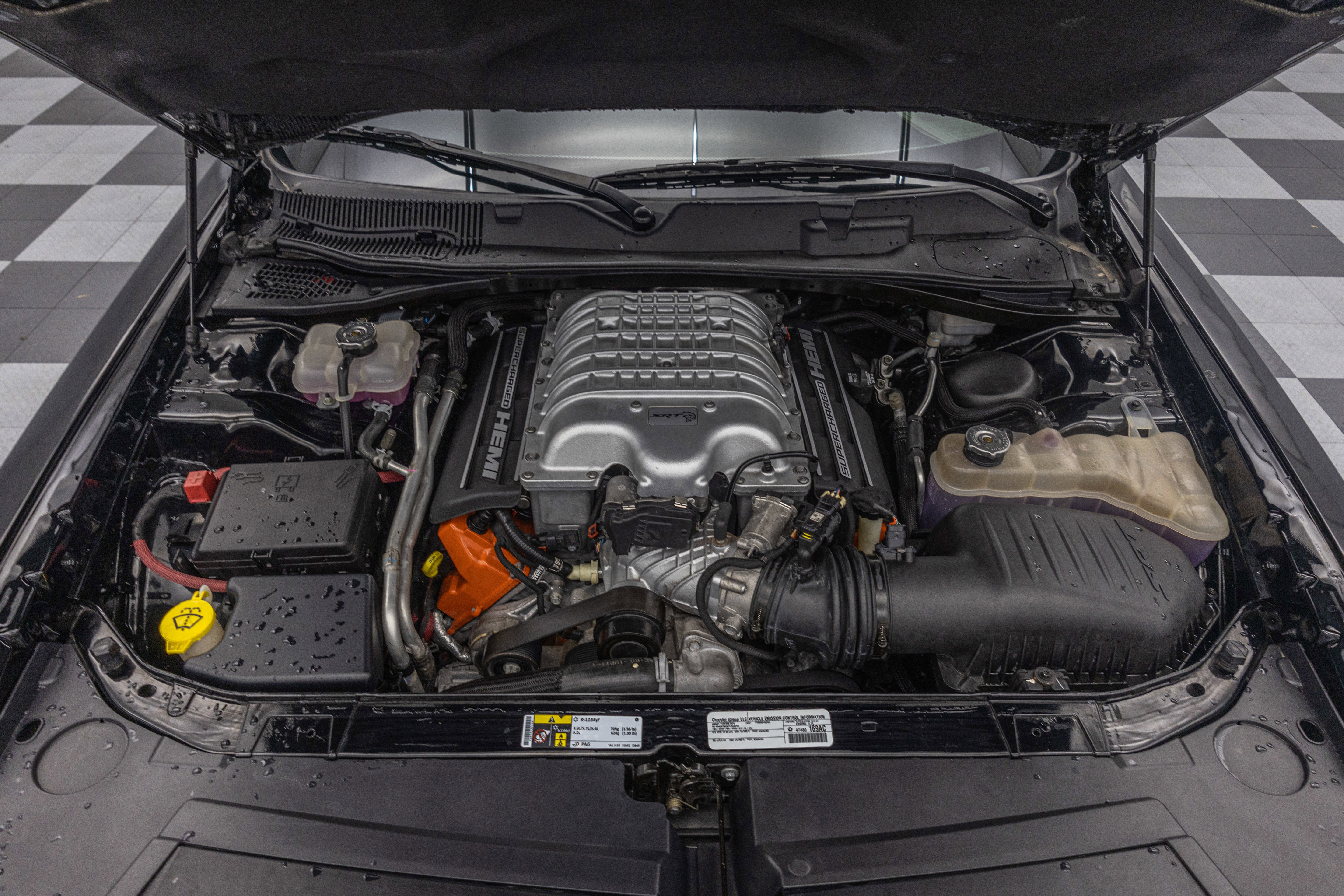 Used 2015 Dodge Challenger SRT Hellcat image 36