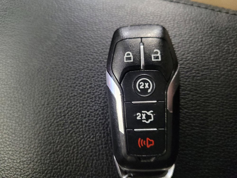 Used 2017 Ford Explorer XLT w/ Equipment Group 202A image 32