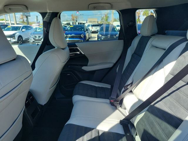 New 2026 Mitsubishi Outlander SE image 14