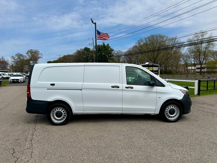 Used 2023 Mercedes-Benz Metris image 4