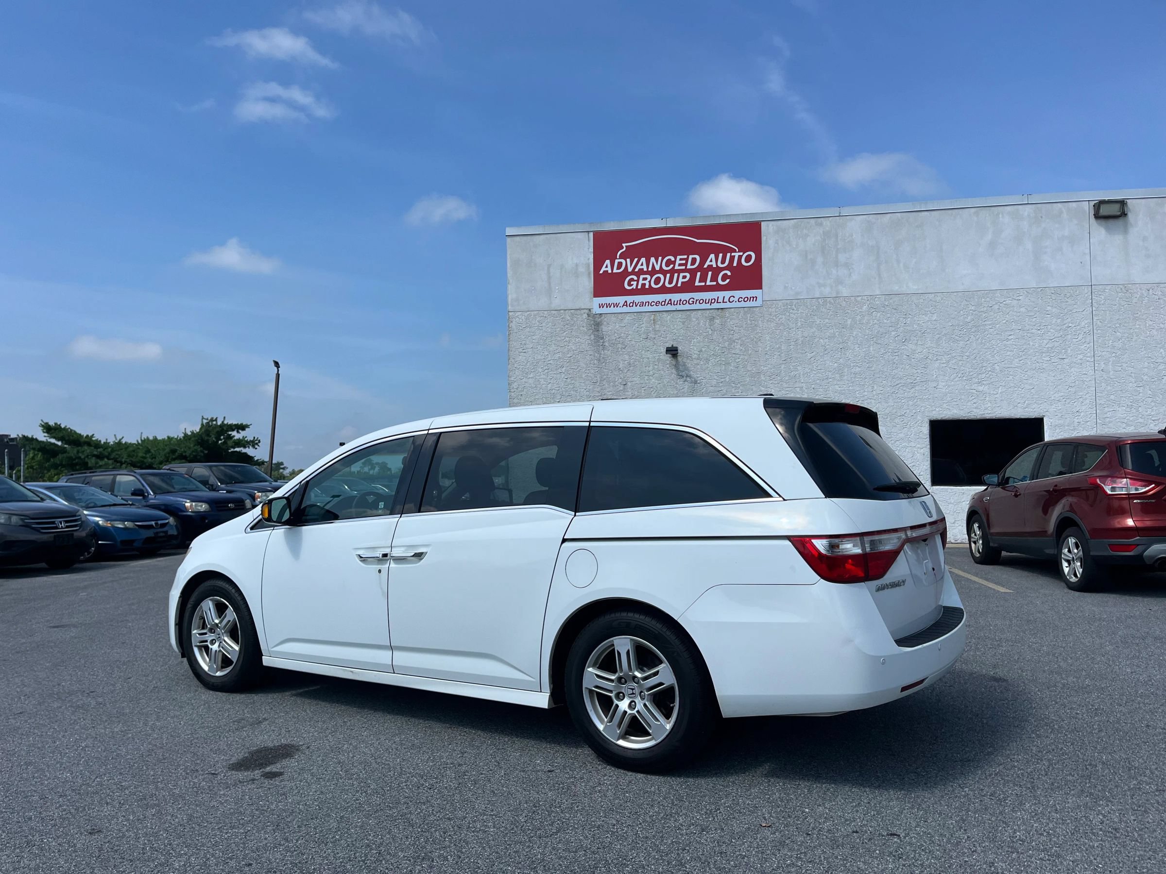 Used 2011 Honda Odyssey Touring Elite image 3