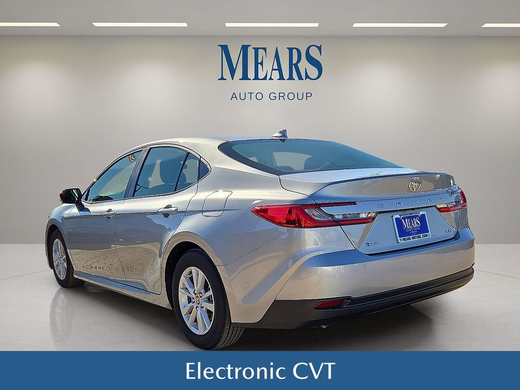 Used 2025 Toyota Camry LE image 4